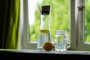 water-glass-lemon-pix