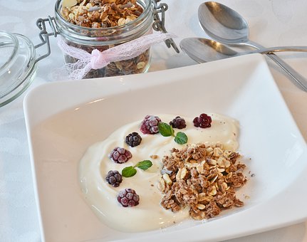 greek yogurt musli pix